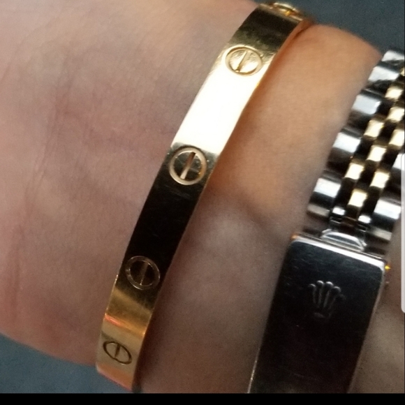 Cartier Love  Bracelet 18K Yellow Gold  Size 17 - Picture 5 of 13